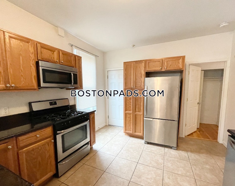 Delle Ave., Roxbury Crossing