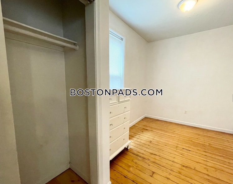 Delle Ave., Roxbury Crossing