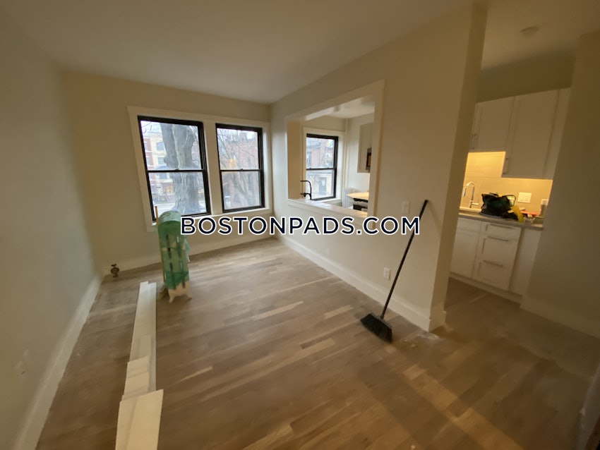 BROOKLINE- COOLIDGE CORNER - 1 Bed, 1 Bath - Image 5