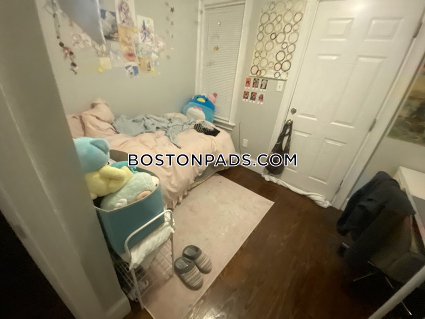 BOSTON - MISSION HILL - 4 Beds, 1 Bath - Image 17