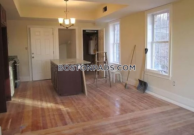 Boston - $7,700+ /mo