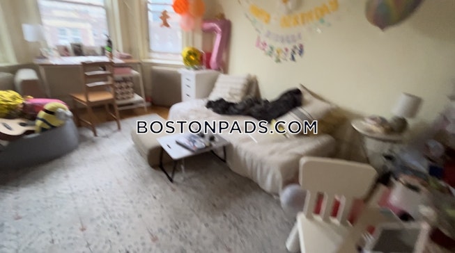 Boston - $2,725+ /mo