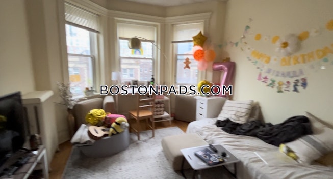 Boston - $2,725+ /mo