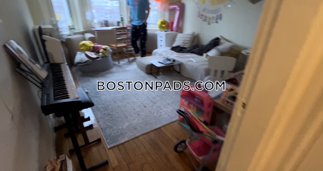 Boston - $2,725+ /mo
