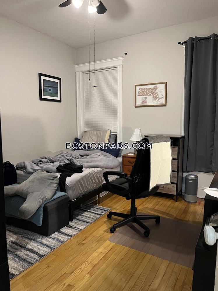 Commonwealth Ave., Boston