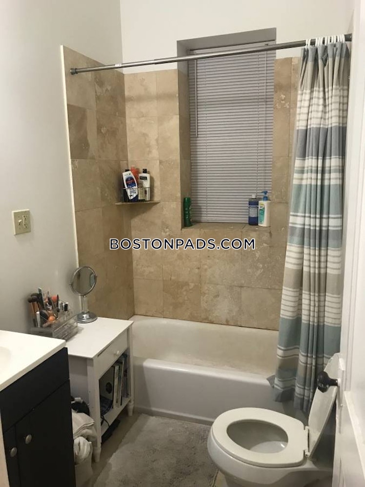 Commonwealth Ave., Boston