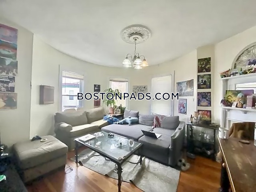 BOSTON - MISSION HILL - 5 Beds, 2 Baths - Image 2