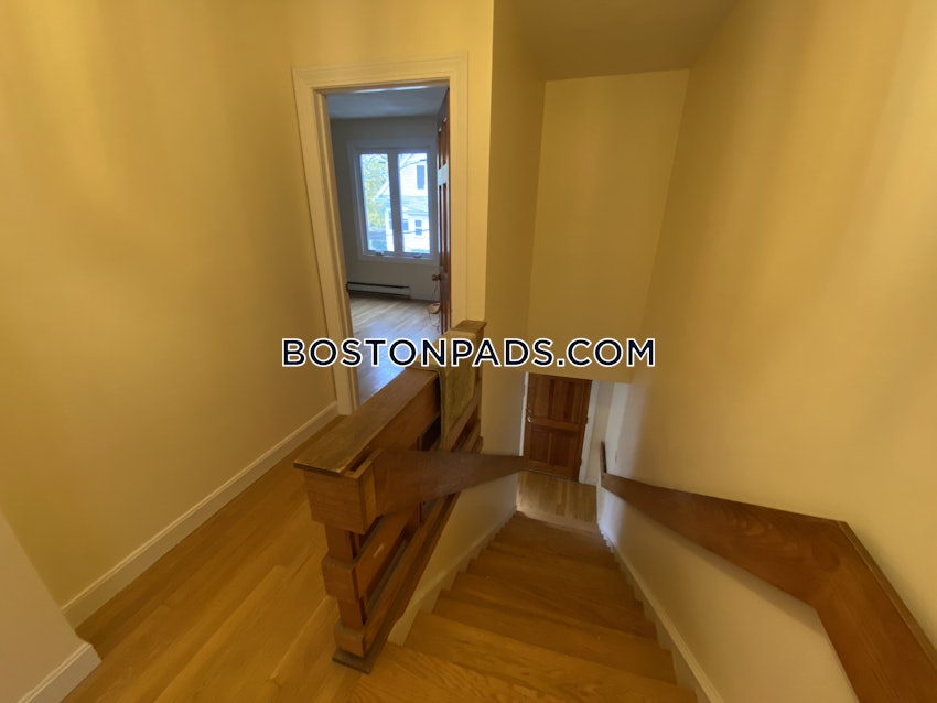 SOMERVILLE - DAVIS SQUARE - 5 Beds, 2 Baths - Image 25