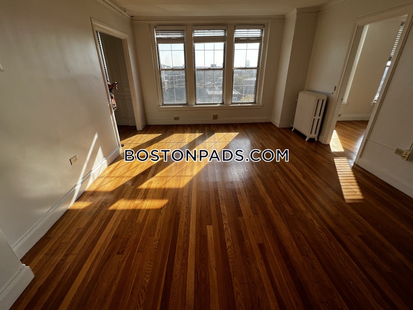 BROOKLINE- COOLIDGE CORNER - 1 Bed, 1 Bath - Image 9