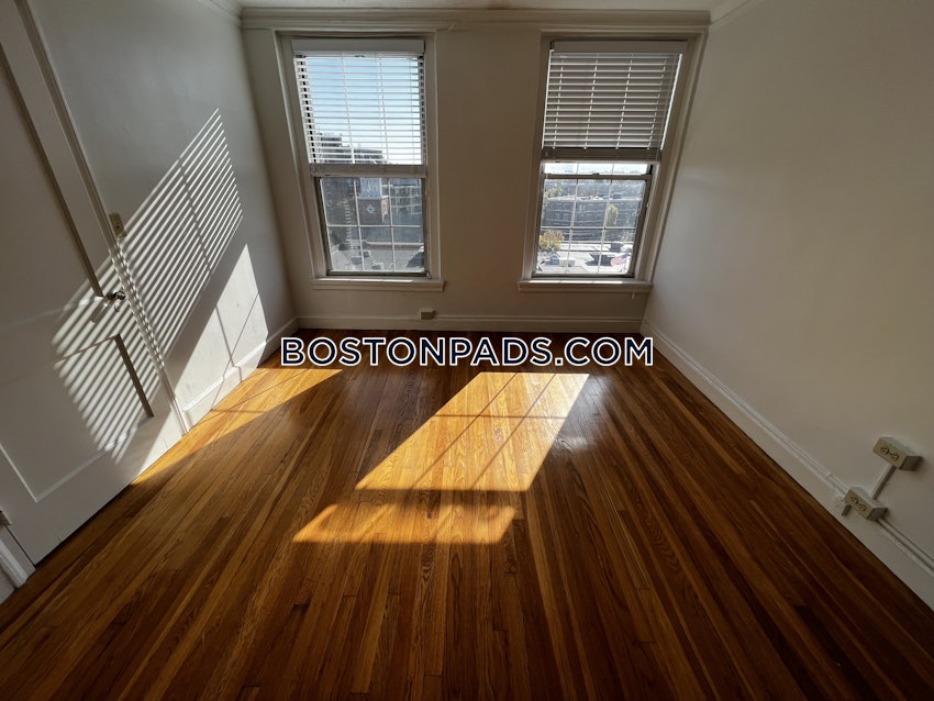 BROOKLINE- COOLIDGE CORNER - 1 Bed, 1 Bath - Image 8