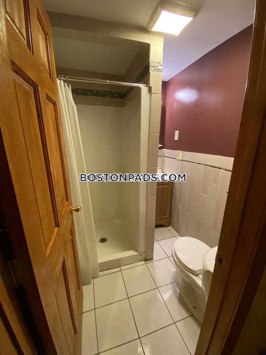 BOSTON - FORT HILL - 4 Beds, 2 Baths - Image 21