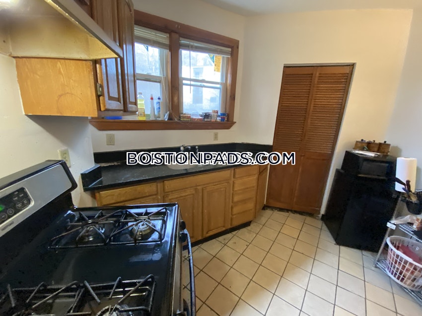BOSTON - FORT HILL - 4 Beds, 2 Baths - Image 1