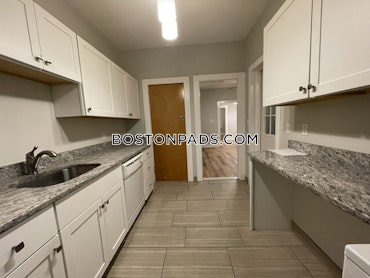 Boston - 5 Beds, 2 Baths