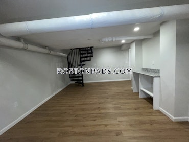 Boston - 5 Beds, 2 Baths