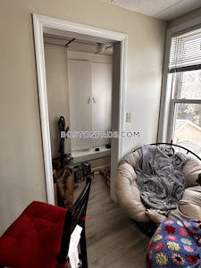 Medford 4 Beds 1 Bath  Tufts - $4,300