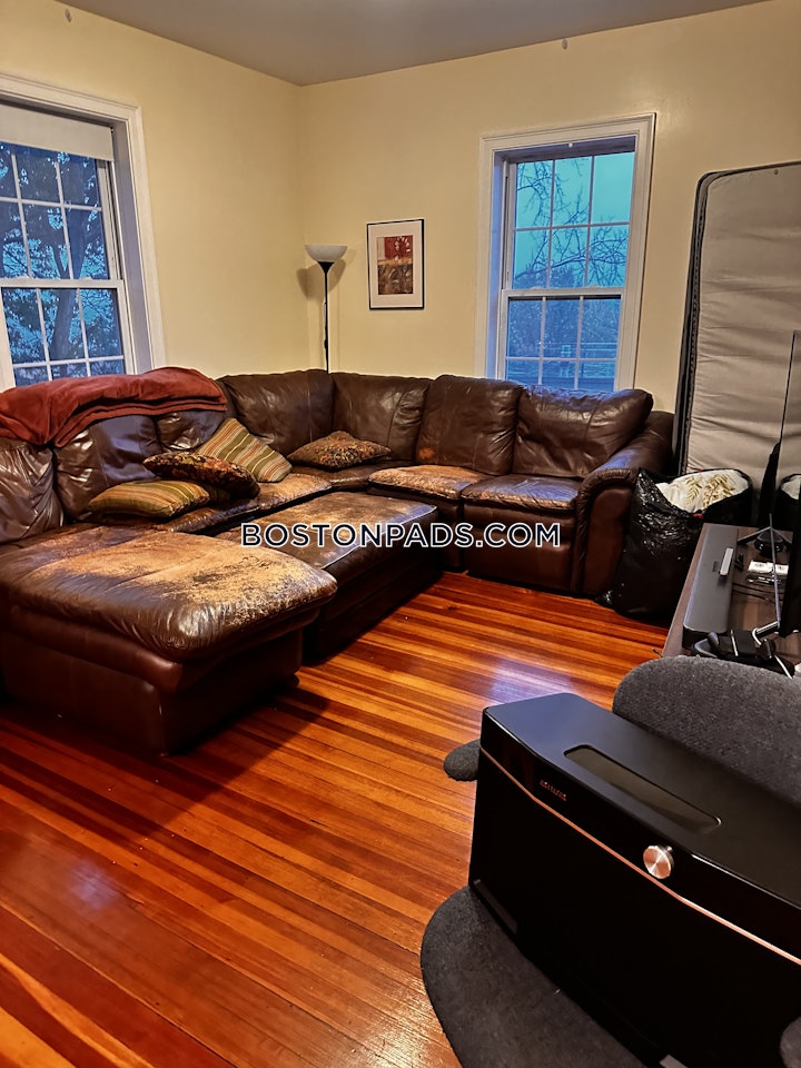 mission-hill-apartment-for-rent-3-bedrooms-1-bath-boston-4650-8015194 