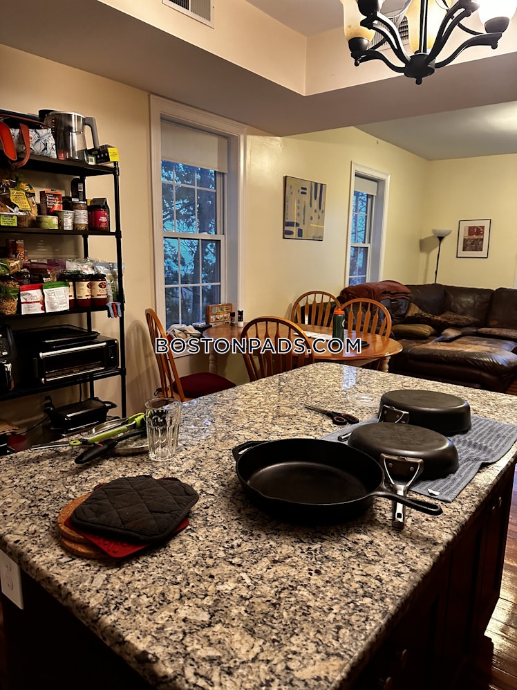 Fisher Ave., Roxbury Crossing