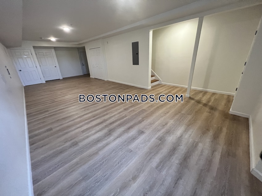 BOSTON - FORT HILL - 4 Beds, 2.5 Baths - Image 25