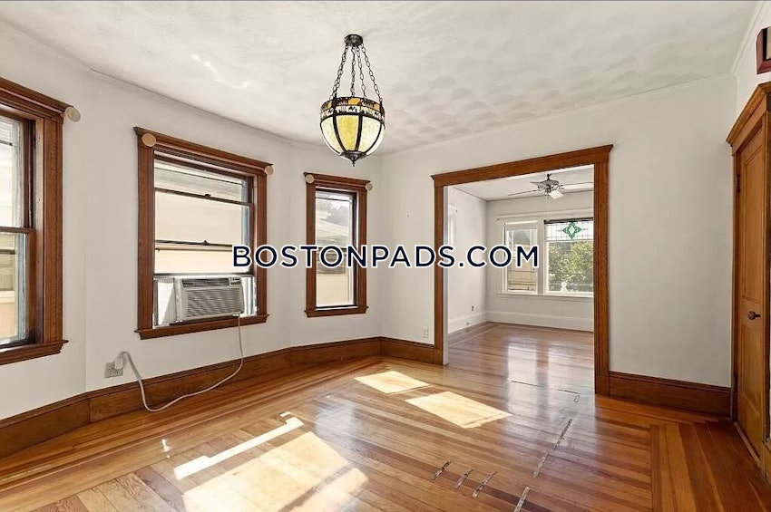 SOMERVILLE - TUFTS - 4 Beds, 1 Bath - Image 5