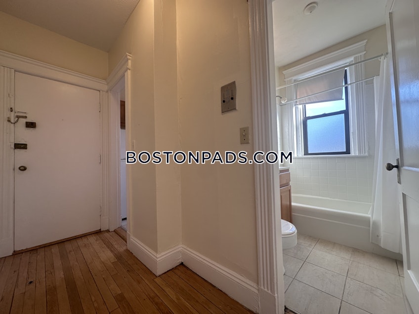 Brookline - $1,900+ /month