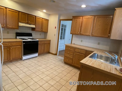 Danvers Apartment for rent 3 Bedrooms 1 Bath - $2,800