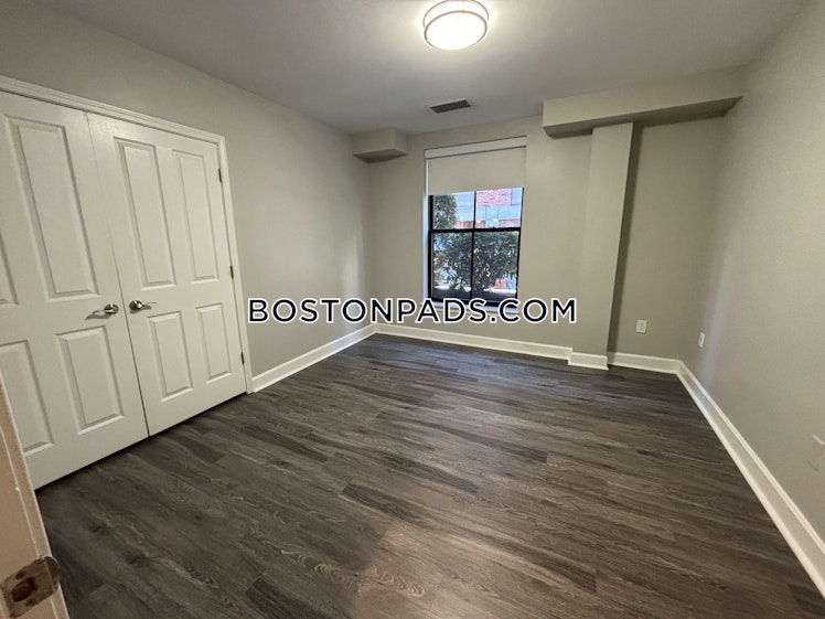 Harcourt St., Boston