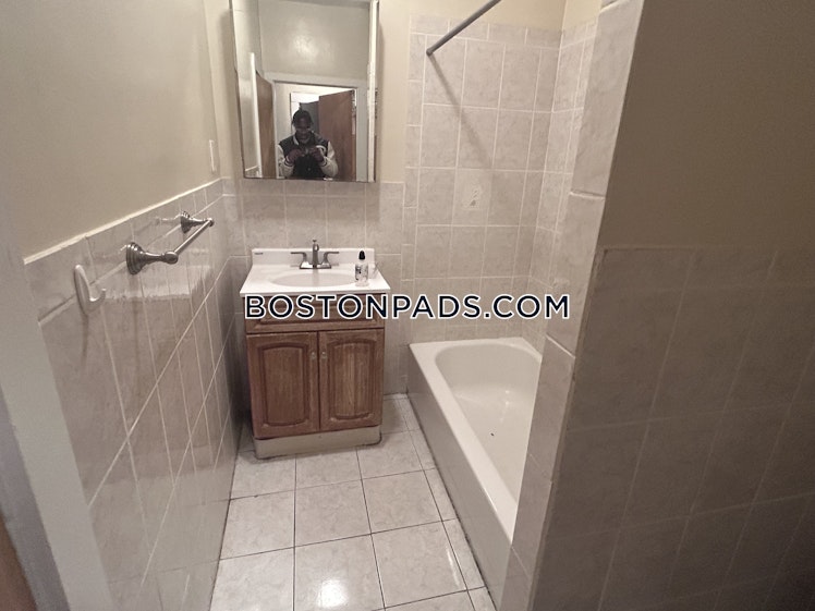 Hammond St., Roxbury Crossing