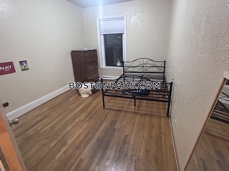 Hammond St. Roxbury Crossing