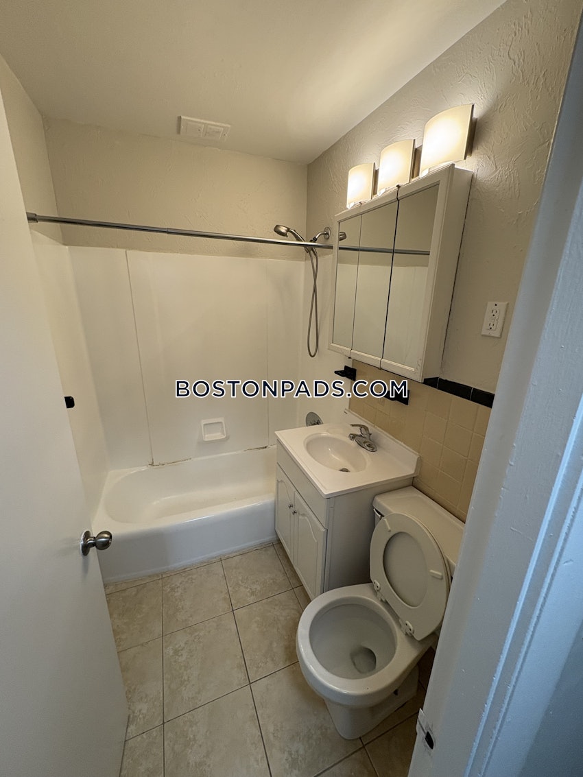 WOBURN - 2 Beds, 1 Bath - Image 7