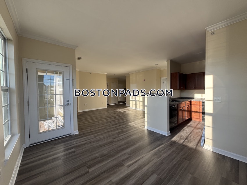 ANDOVER - 2 Beds, 2 Baths - Image 20