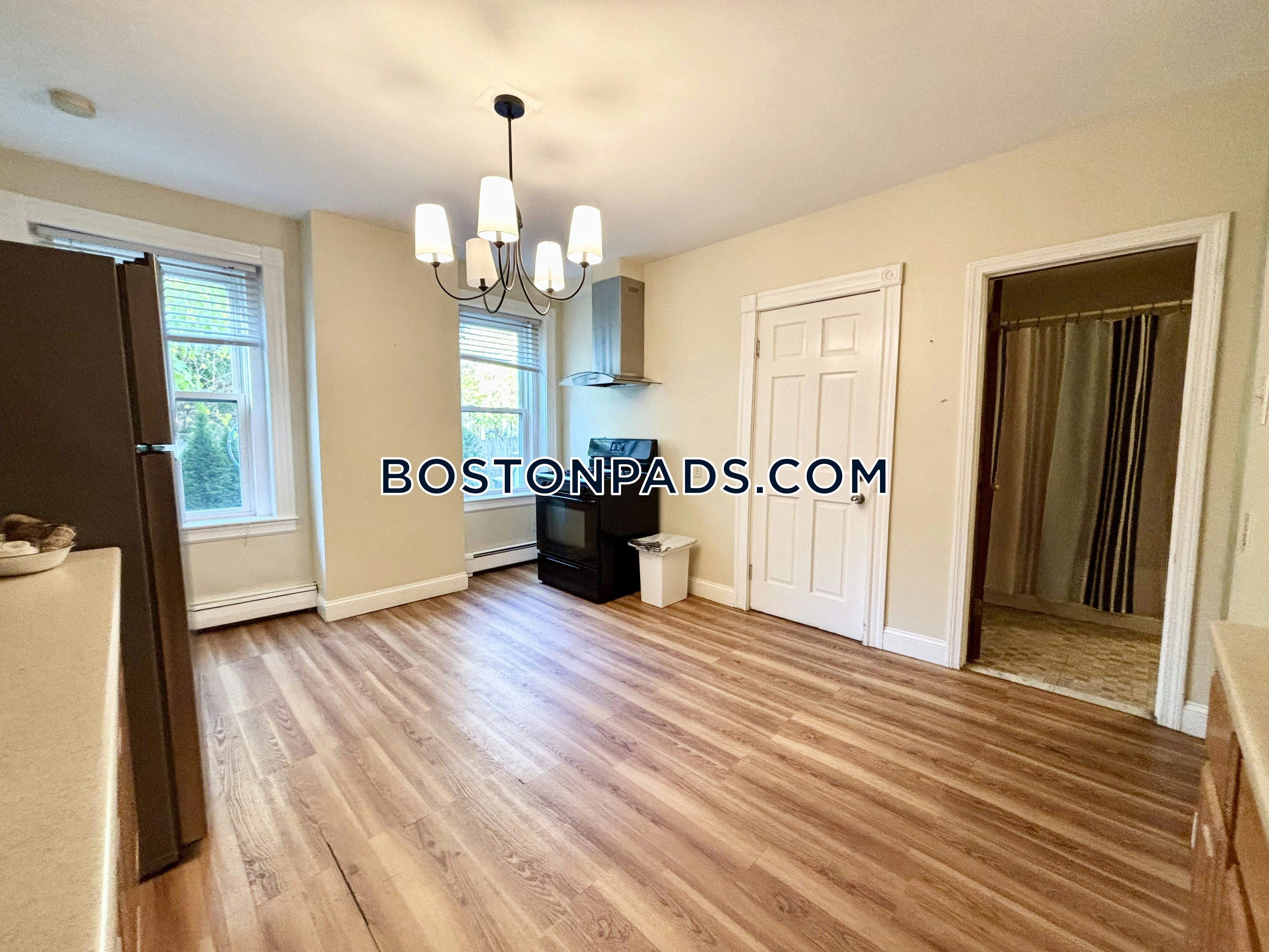 Boston - 2 Beds, 1 Baths