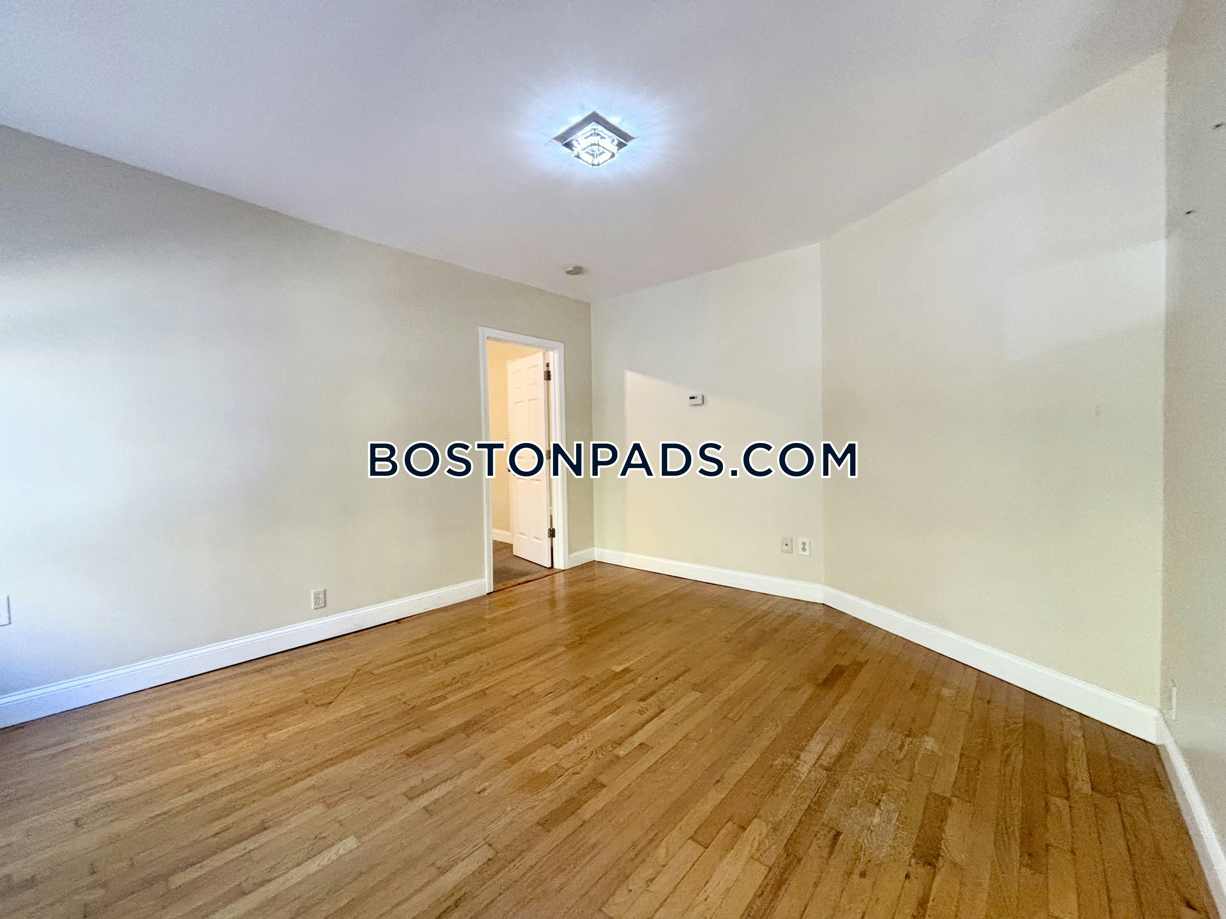 Boston - 2 Beds, 1 Baths