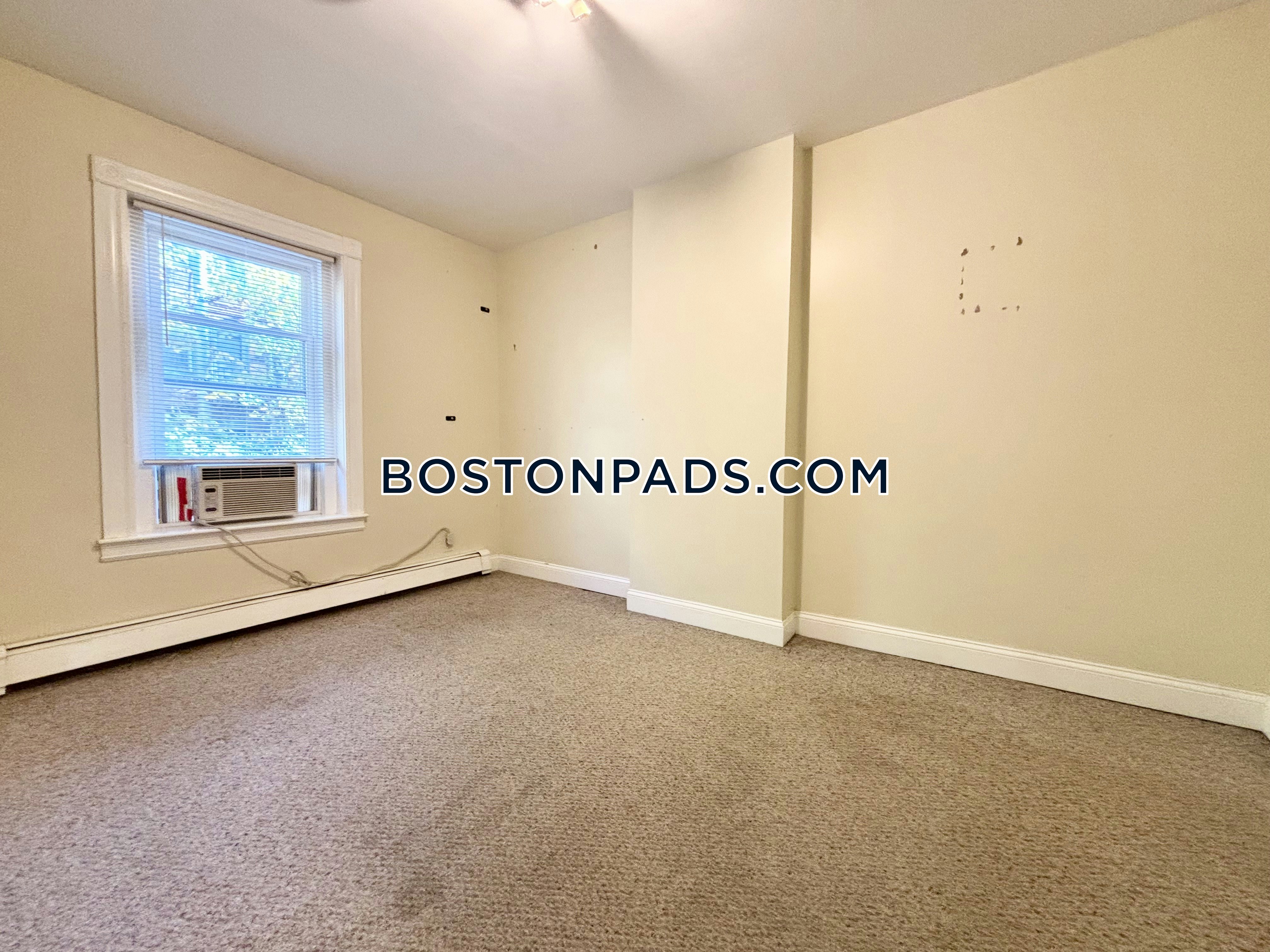 Boston - 2 Beds, 1 Baths