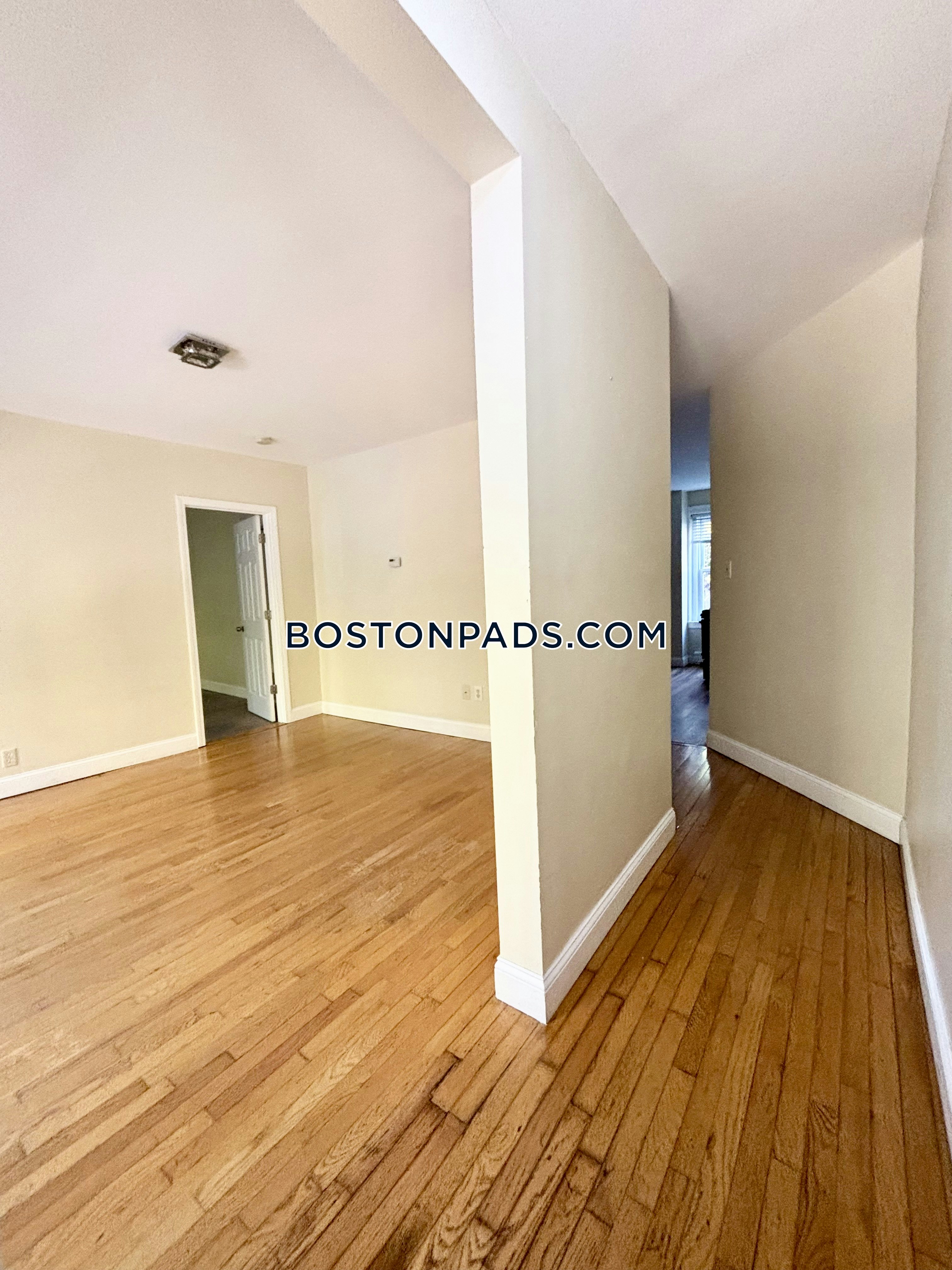 Boston - 2 Beds, 1 Baths