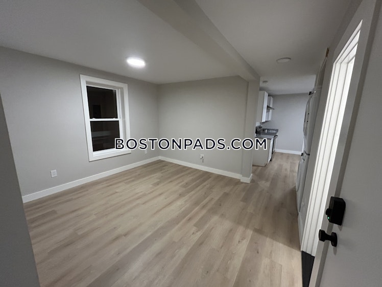 East Eagle St., Boston