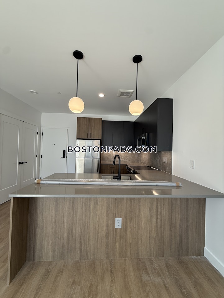 west-roxbury-1-bed-1-bath-boston-2700-8010755 