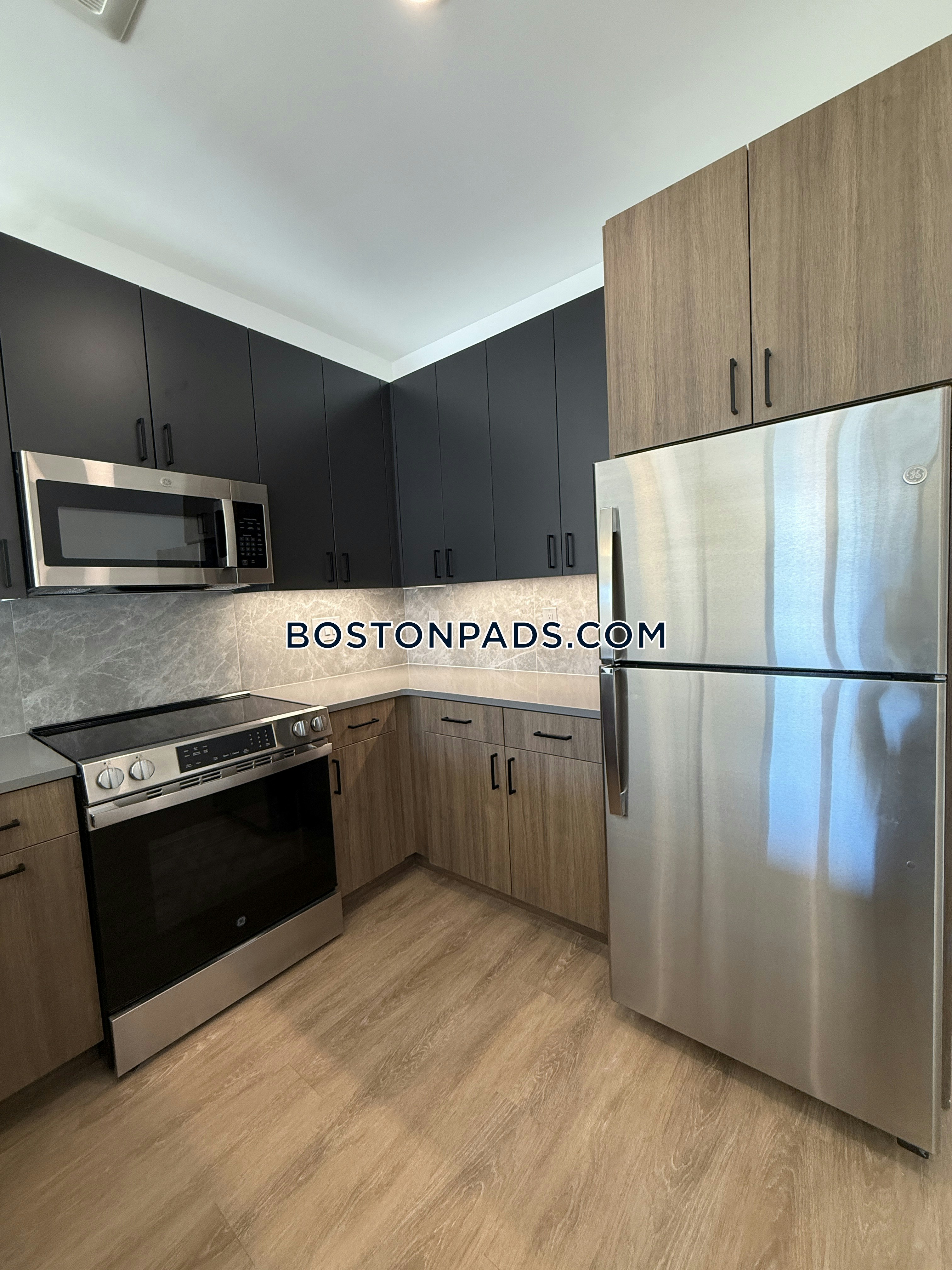 West Roxbury, Boston, MA - 1 Bed, 1 Bath - $3,200 - ID#8008042