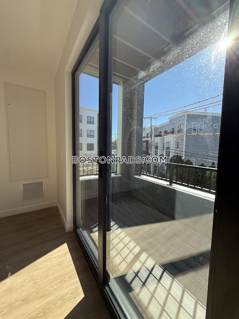 Gardner St. Boston photo 10