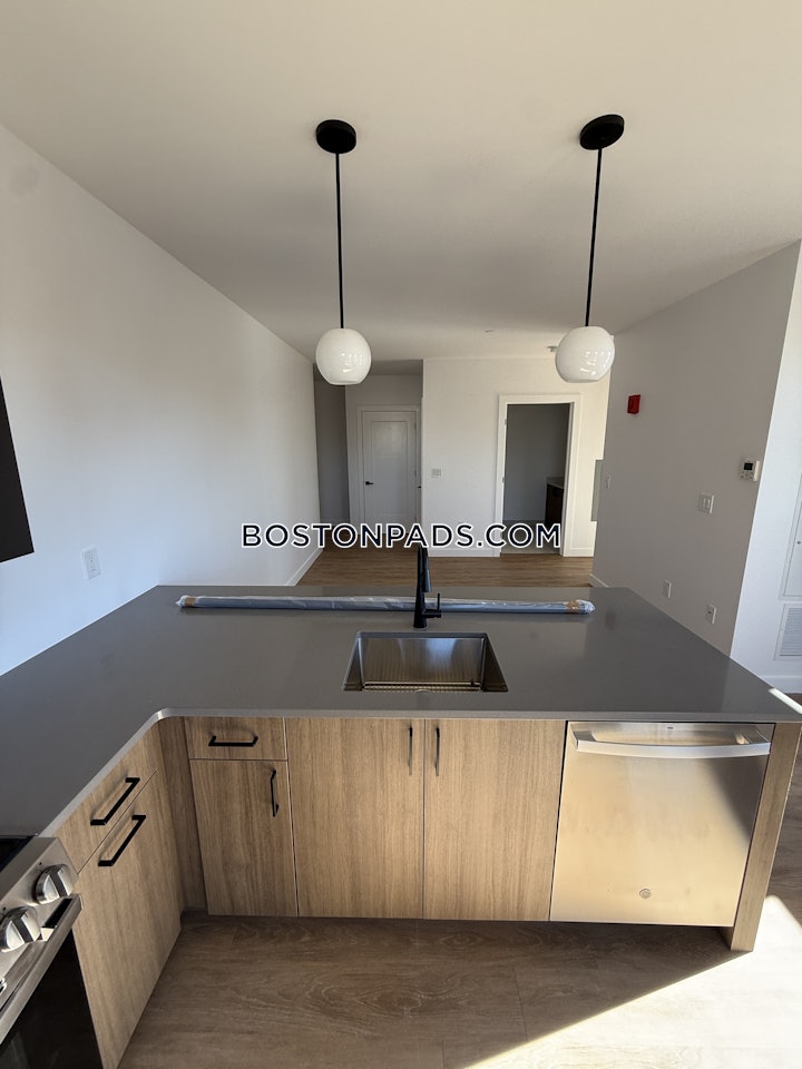 west-roxbury-1-bed-1-bath-boston-2700-8010751 