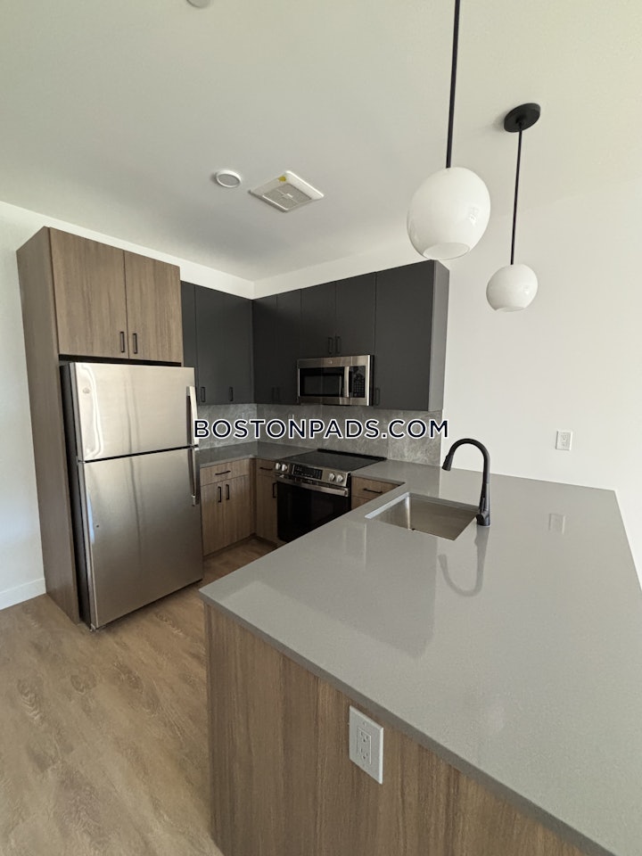 west-roxbury-1-bed-1-bath-boston-2500-8010739 