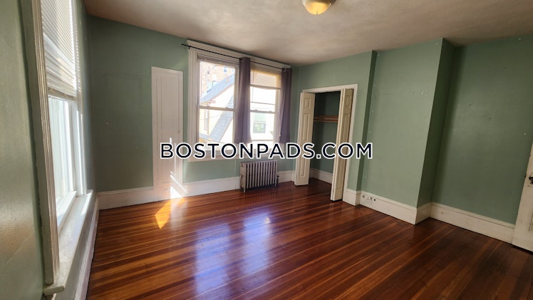 Strathmore Rd., Boston