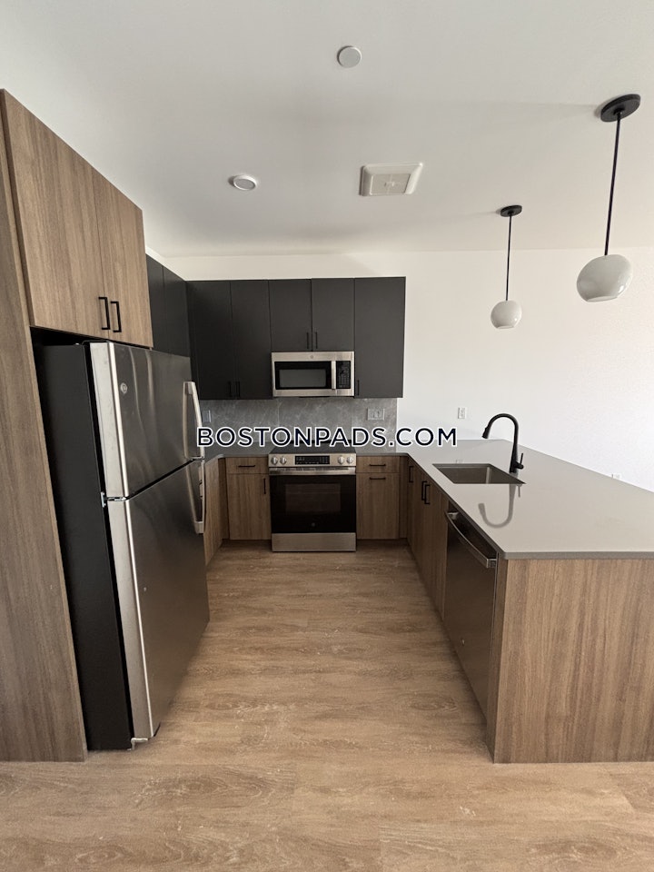 west-roxbury-1-bed-1-bath-boston-2600-8011426 