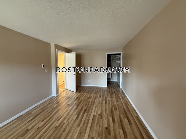 Main St., Bridgewater