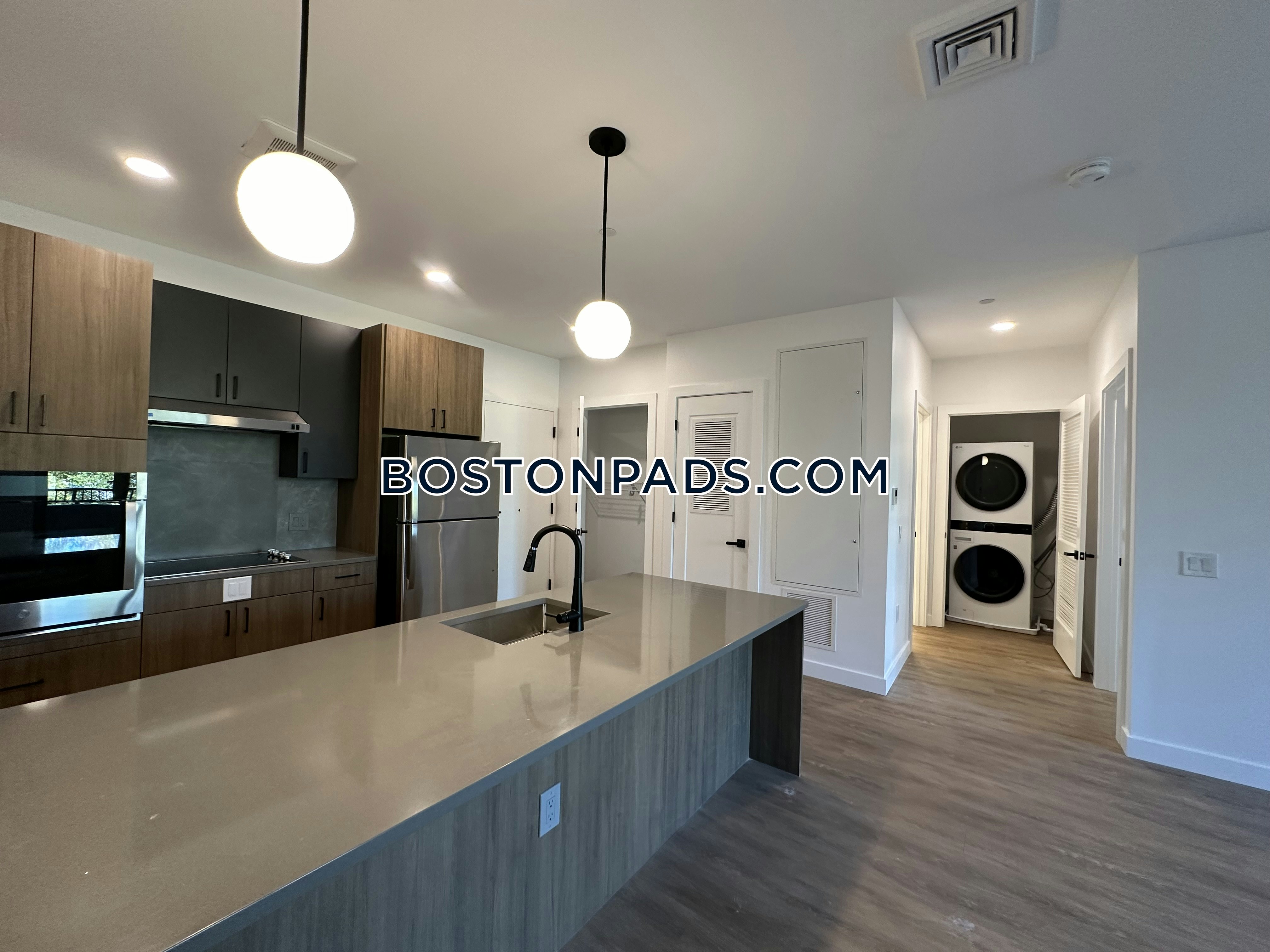 West Roxbury, Boston, MA - 2 Beds, 2 Baths - $4,100 - ID#8010766
