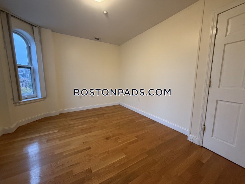Boston - $4,950+ /month
