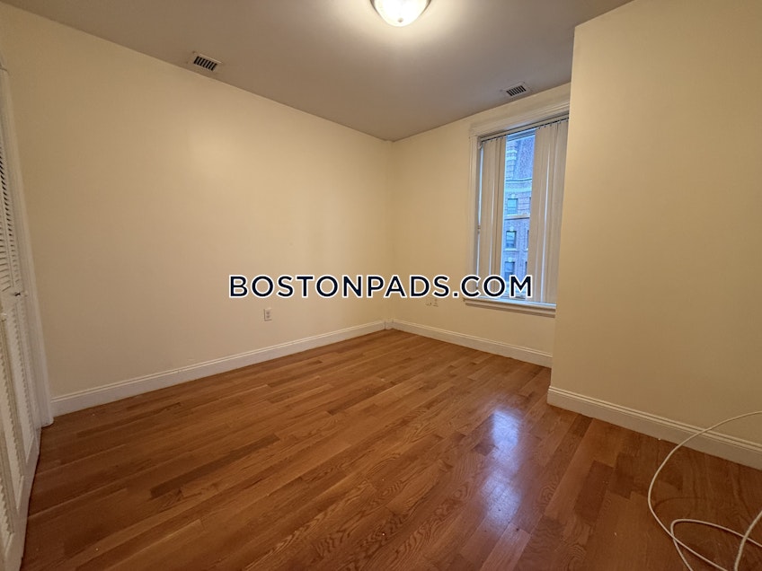 Boston - $4,950+ /month