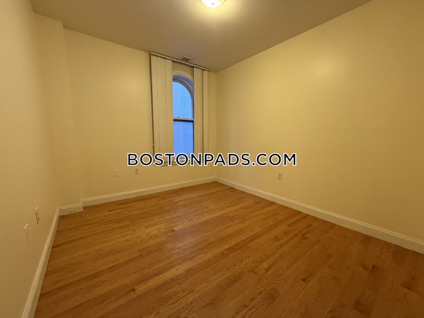 Boston - $4,950+ /month