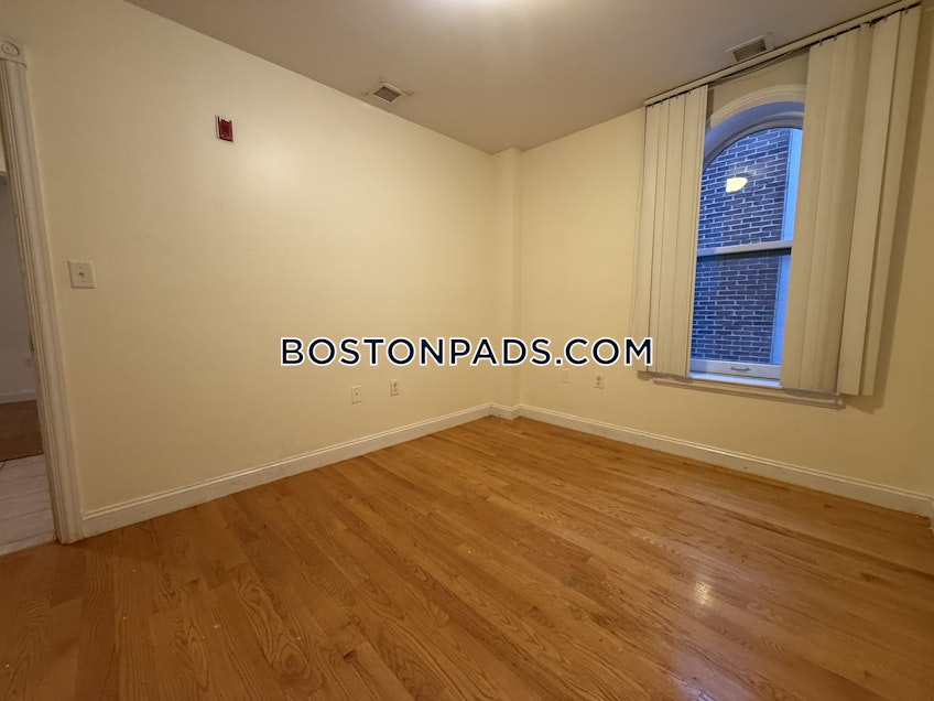 Boston - $4,950+ /month
