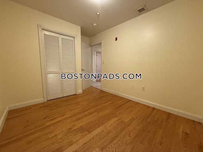 Boston - $4,950+ /mo