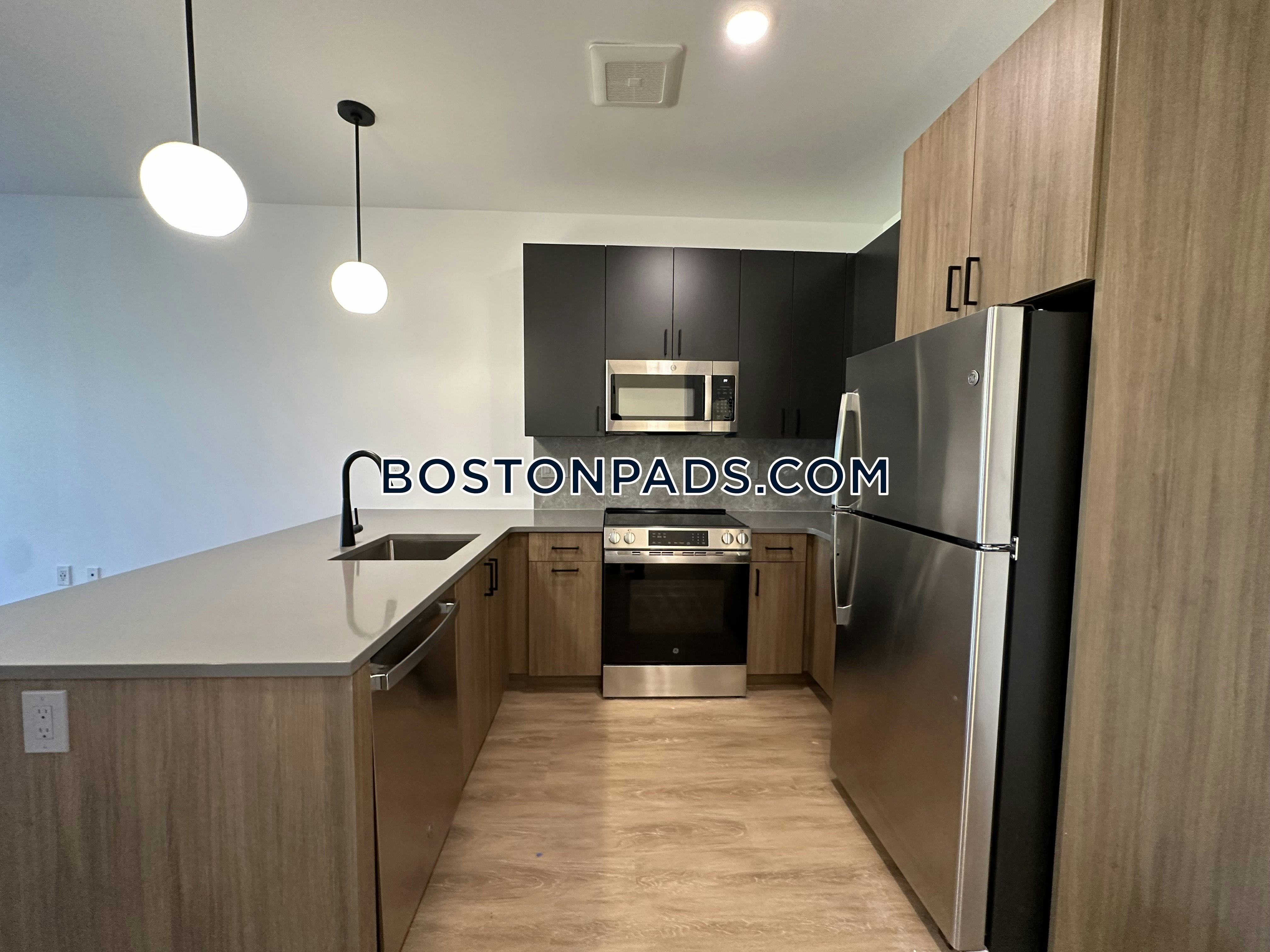 West Roxbury, Boston, MA - 1 Bed, 1 Bath - $2,950 - ID#8010894